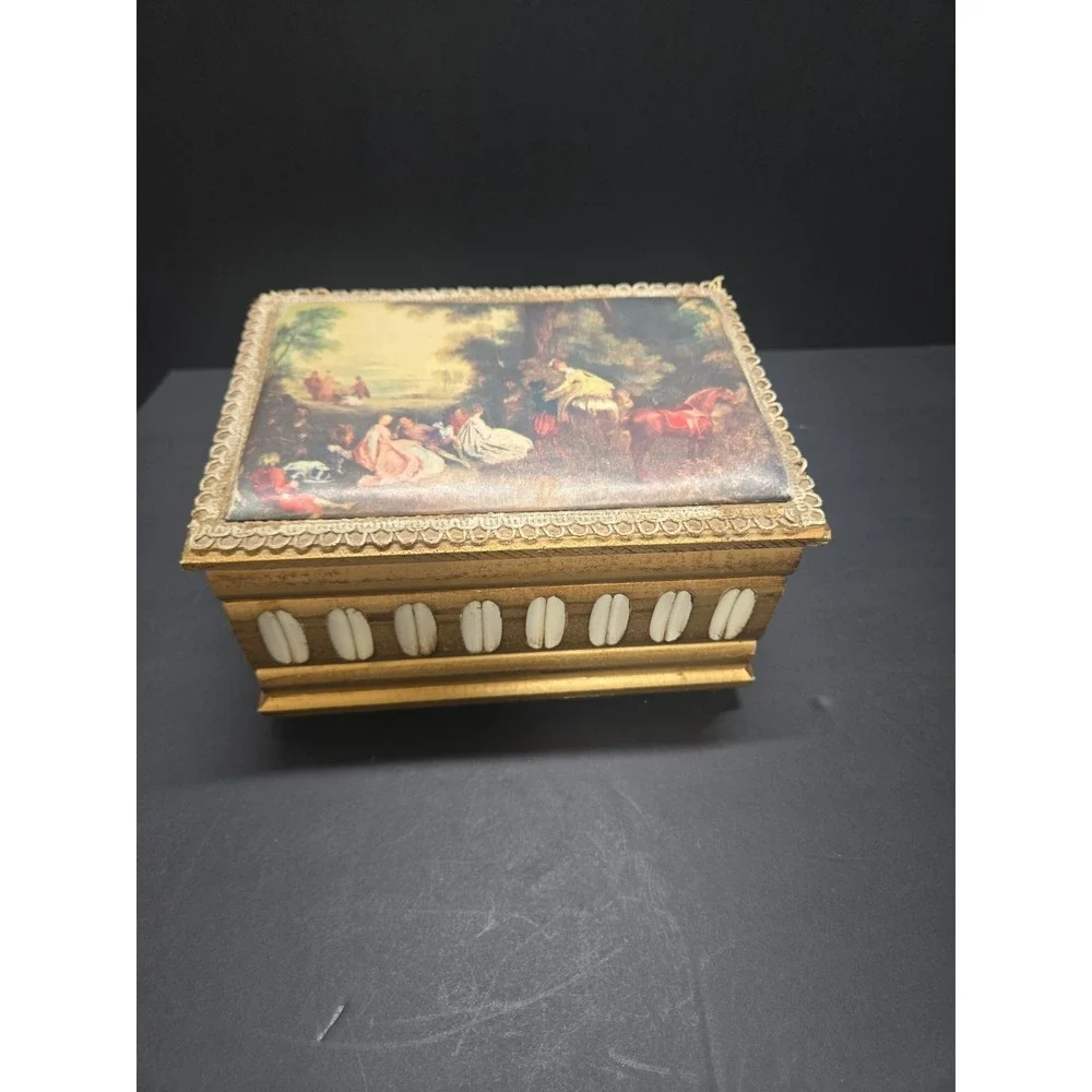 Vintage Japan Music Jewelry Box Gold‎ Romantic Scene Mirror TOYO Love Story Them